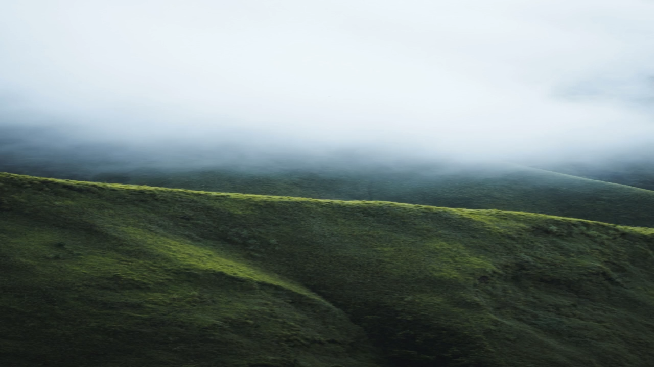 Mountain landscape image with fit cover, stretched to fill canvas without maintaining aspect ratio