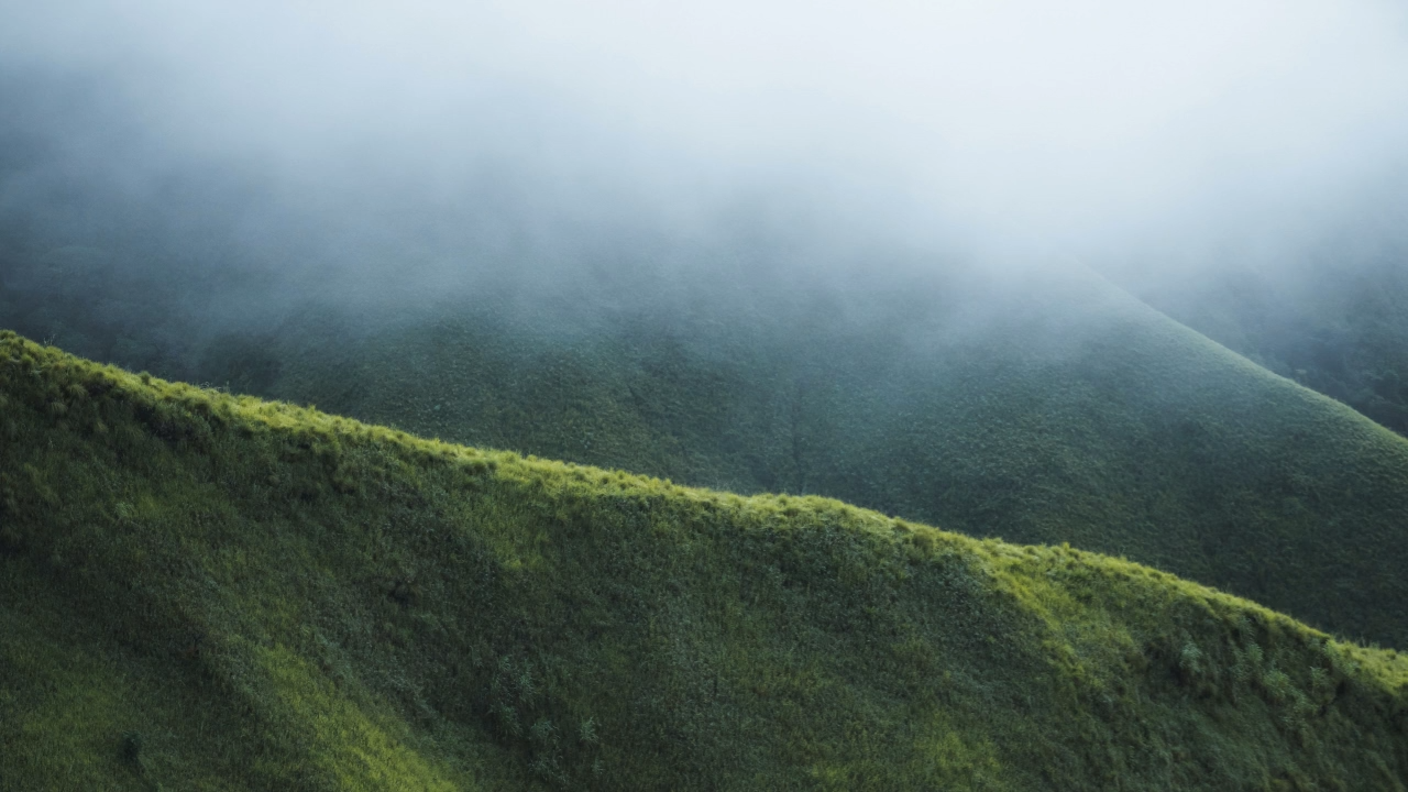 Mountain landscape image with fit crop, filling canvas while maintaining aspect ratio